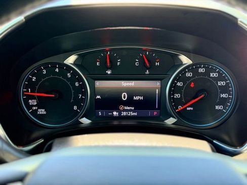 Used 2023 Chevrolet Equinox Premier AWD/4WD image 9