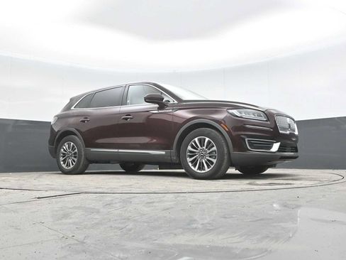 Used 2019 Lincoln Nautilus Select AWD/4WD image 28