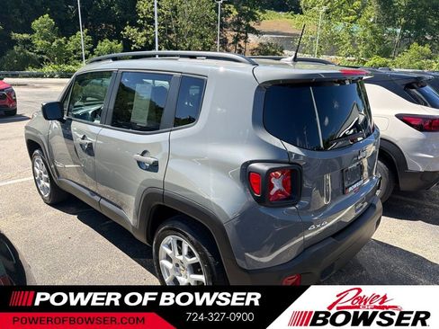 Used 2022 Jeep Renegade Latitude AWD/4WD image 10