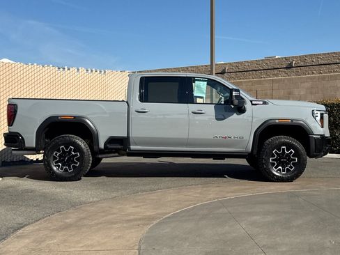 Certified 2025 GMC Sierra 2500 AT4X image 3