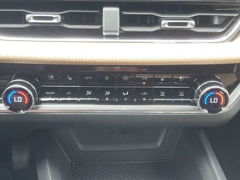 New 2026 Chevrolet Equinox ACTIV w/ Convenience Package III image 31