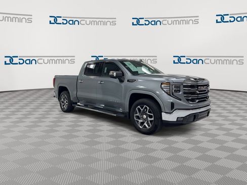 Used 2024 GMC Sierra 1500 SLT w/ SLT Convenience Package AWD/4WD image 2