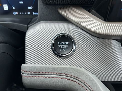 Used 2025 Ford Explorer Active w/ Active Comfort Package image 37