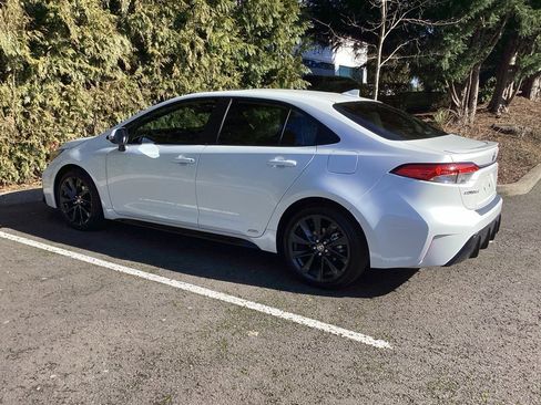 Used 2024 Toyota Corolla SE image 8