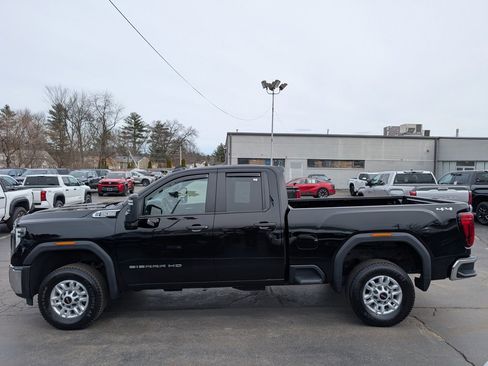 Used 2025 GMC Sierra 2500 Pro w/ Convenience Package image 3