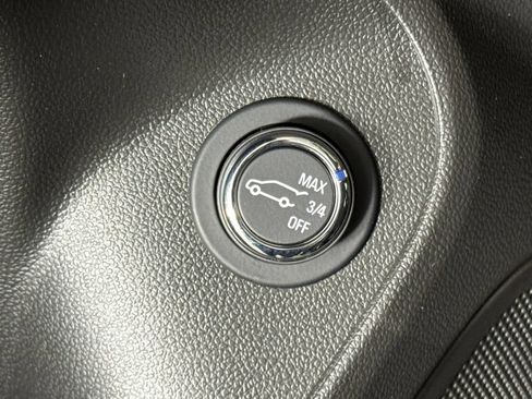 Certified 2025 Buick Encore GX Sport Touring w/ Advanced Technology Package AWD/4WD image 27