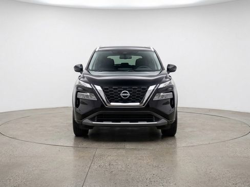 Used 2025 Nissan Rogue SV image 2