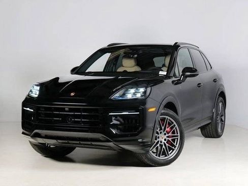 New 2026 Porsche Cayenne GTS AWD/4WD image 1