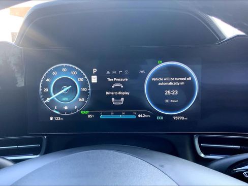 Used 2024 Hyundai Elantra Limited FWD image 26