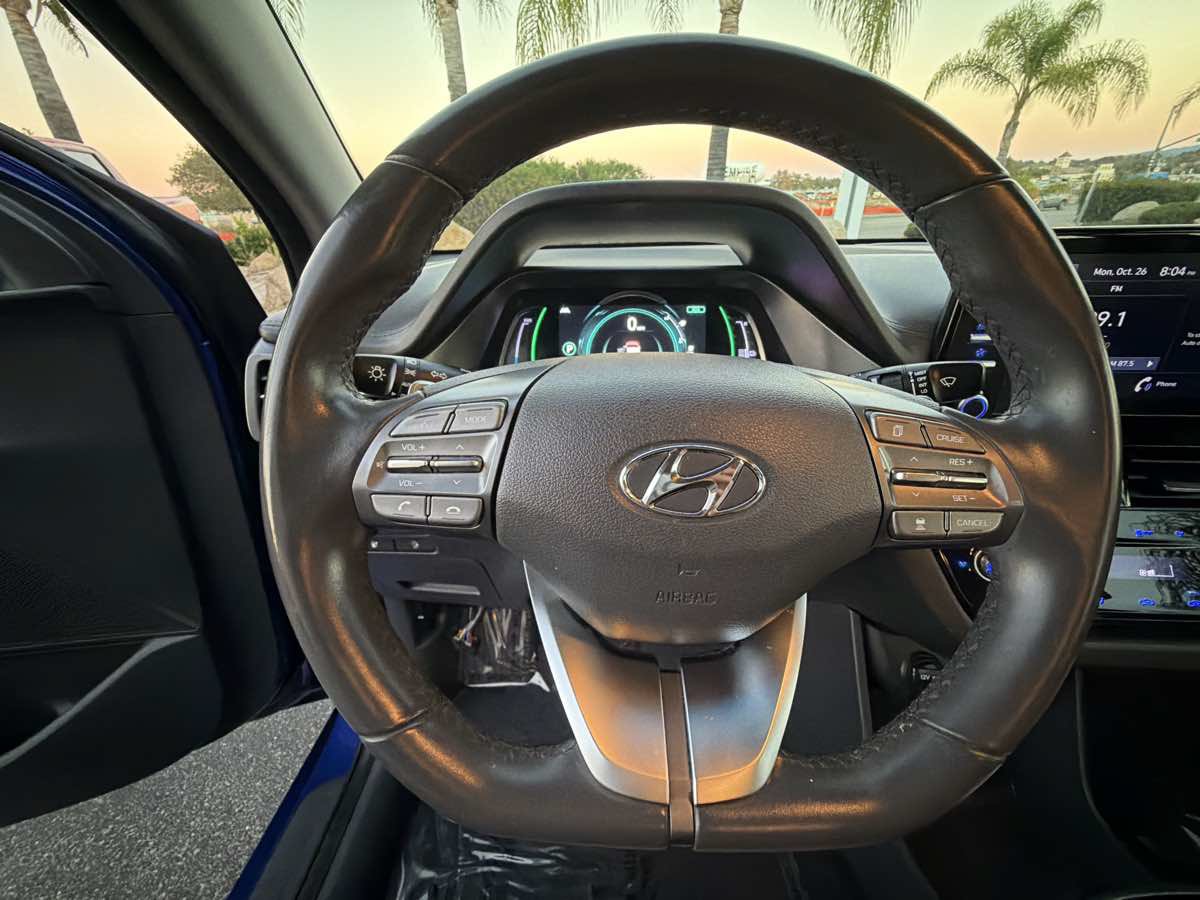 Used 2021 Hyundai Ioniq SE FWD image 27