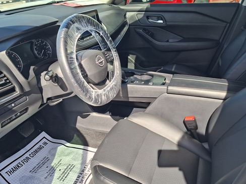 Certified 2025 Nissan Rogue SV w/ SV Premium Package FWD image 9