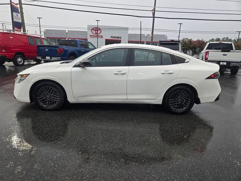Used 2026 Nissan Sentra SV w/ SV Convenience Package FWD image 8
