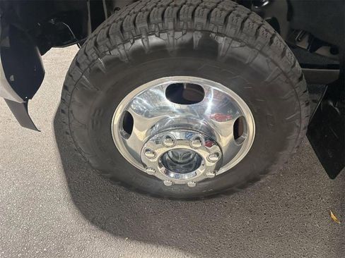 Used 2017 Ford F350 Lariat w/ Chrome Package image 13