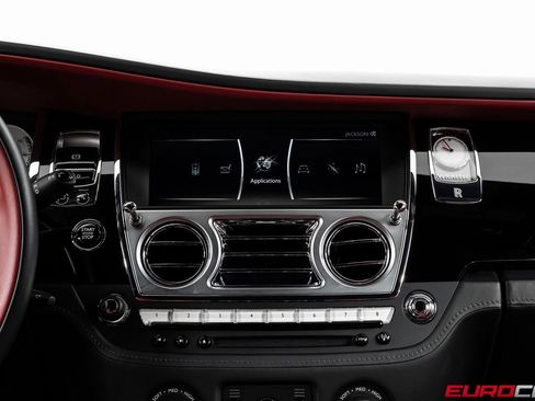 Used 2018 Rolls-Royce Wraith image 22