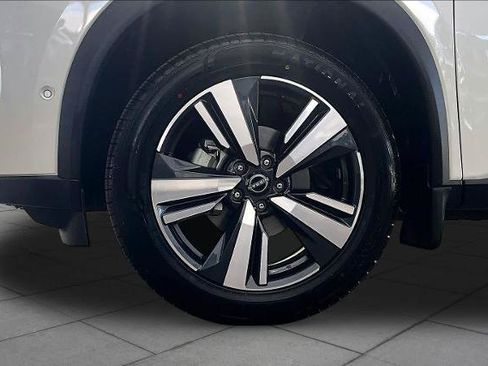 Certified 2023 Nissan Rogue SL w/ SL Premium Package FWD image 11