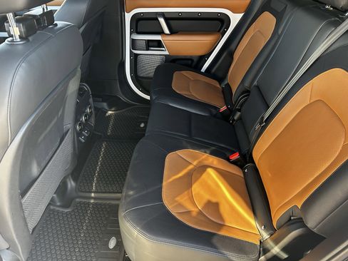 Used 2023 Land Rover Defender 110 X-Dynamic SE image 16