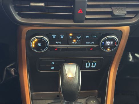 Used 2018 Ford EcoSport SES image 21