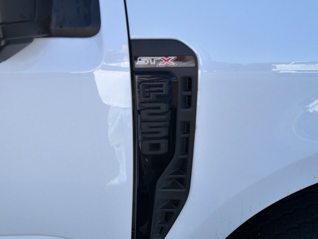 Used 2023 Ford F250 XL w/ STX Appearance Package AWD/4WD image 27