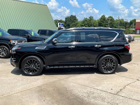 Used 2024 Nissan Armada Platinum w/ Captain's Chairs Package RWD image 3