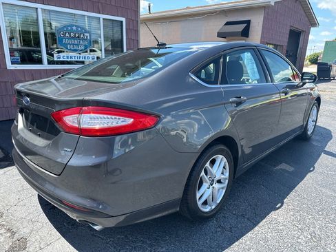 Used 2016 Ford Fusion SE FWD image 5