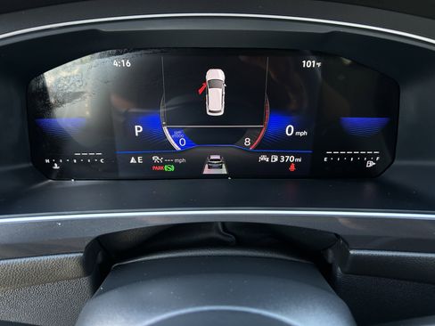 Used 2024 Volkswagen Tiguan SE FWD image 28