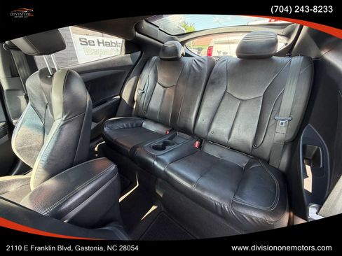 Used 2016 Hyundai Veloster Turbo w/ Option Group 04 FWD image 10