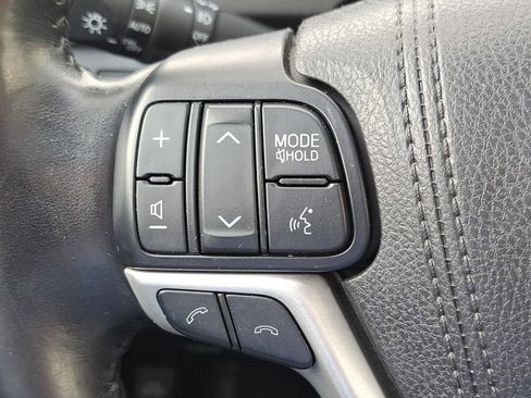 Used 2017 Toyota Highlander Limited Platinum image 15