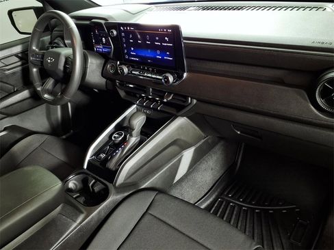 Used 2023 Chevrolet Colorado Trail Boss w/ Technology Package image 12