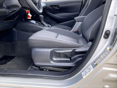 Used 2024 Toyota Corolla LE image 37