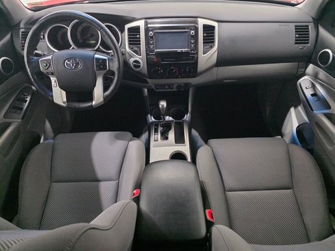 Used 2015 Toyota Tacoma Base image 28