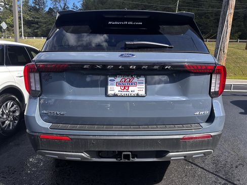 New 2025 Ford Explorer Active w/ Active Comfort Package image 5