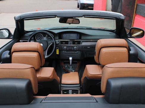 Used 2011 BMW 328i Convertible image 24