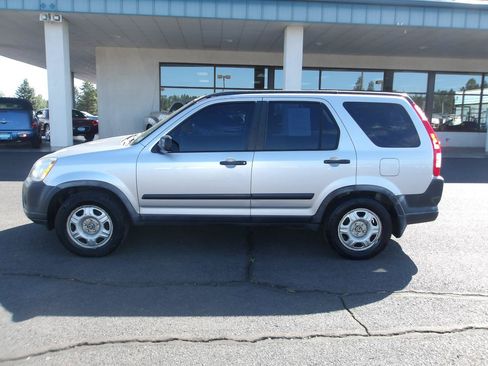 Used 2005 Honda CR-V LX image 2