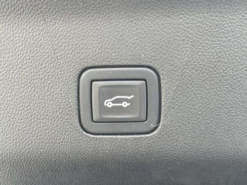 Certified 2024 Cadillac Escalade Sport w/ LPO, ONYX Package AWD/4WD image 19