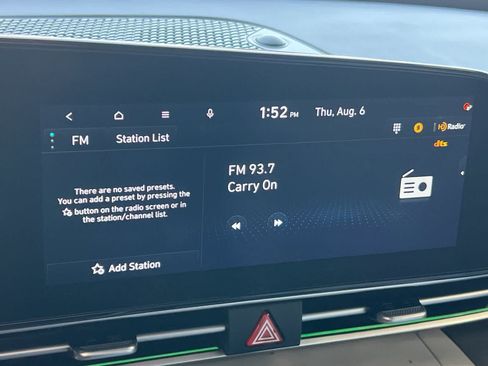 Used 2024 Hyundai Elantra Limited FWD image 18