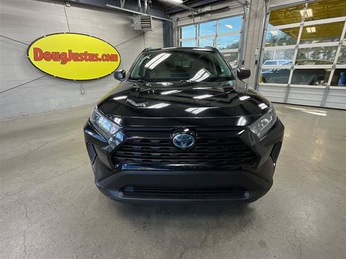 Used 2021 Toyota RAV4 LE AWD/4WD image 8