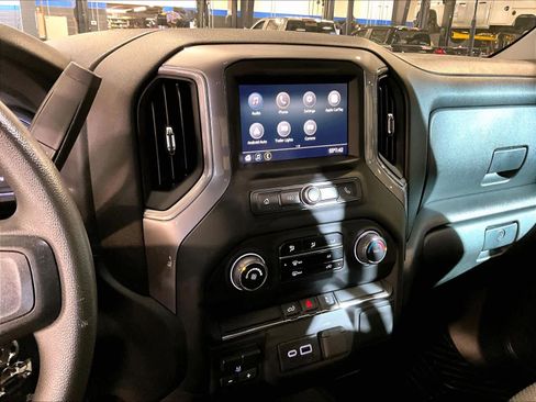 Used 2023 Chevrolet Silverado 2500 Custom w/ Custom Convenience Package image 18