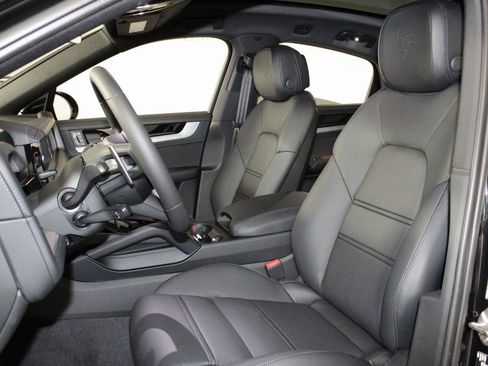 Certified 2026 Porsche Cayenne image 5