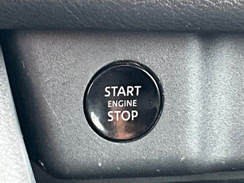 Used 2024 Nissan Rogue S image 20