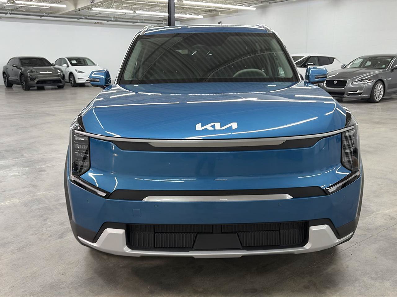 Used 2024 Kia EV9 Wind AWD/4WD image 3