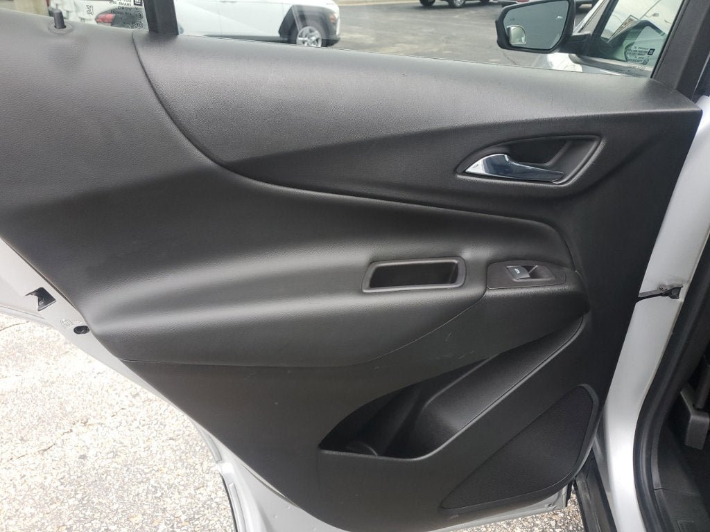 Used 2020 Chevrolet Equinox LT FWD image 35