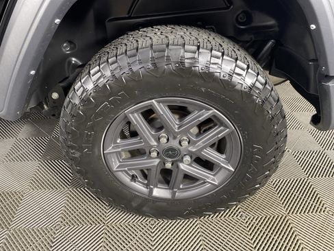 Used 2024 Jeep Wrangler Unlimited Sport AWD/4WD image 12