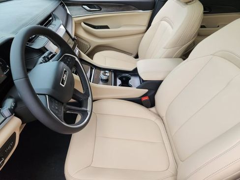 New 2026 Jeep Grand Cherokee Limited w/ Limited Altitude Package RWD image 8