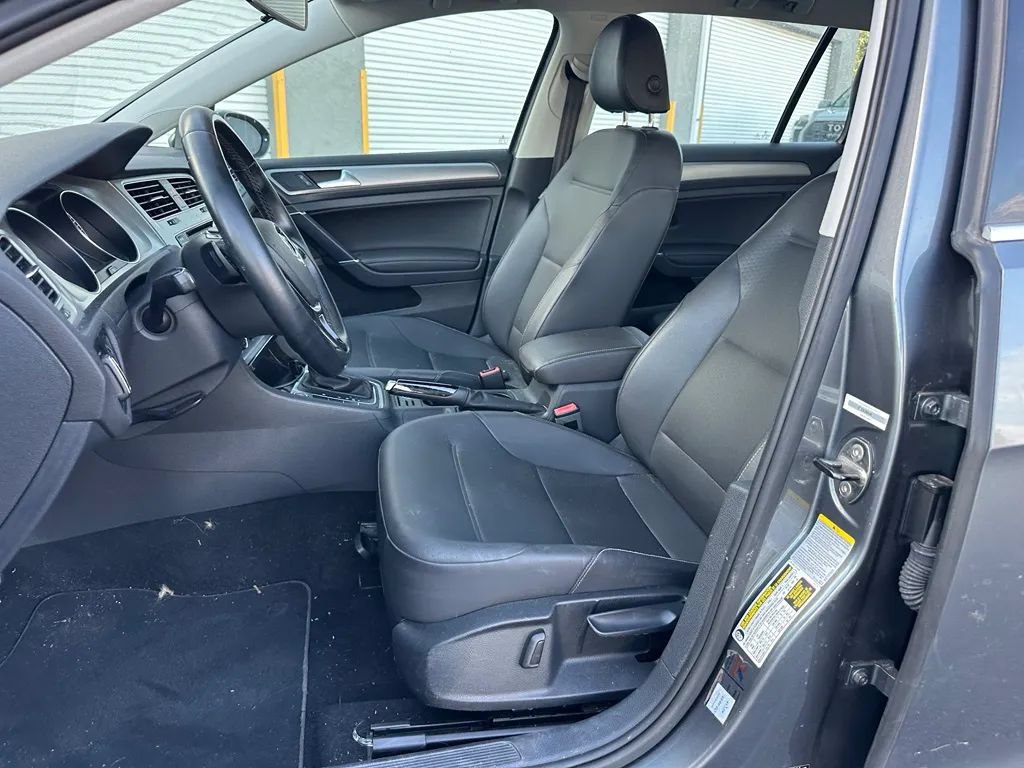 Used 2015 Volkswagen Golf TDI S FWD image 11