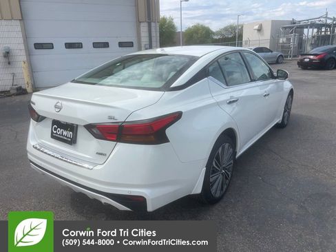 Used 2023 Nissan Altima 2.5 SL image 11