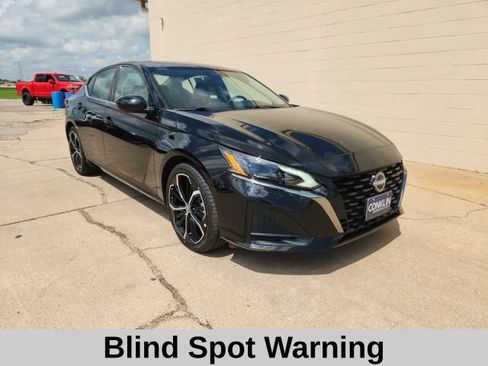Used 2025 Nissan Altima 2.5 SR FWD image 4