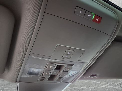 Used 2021 Volkswagen Atlas SEL image 23