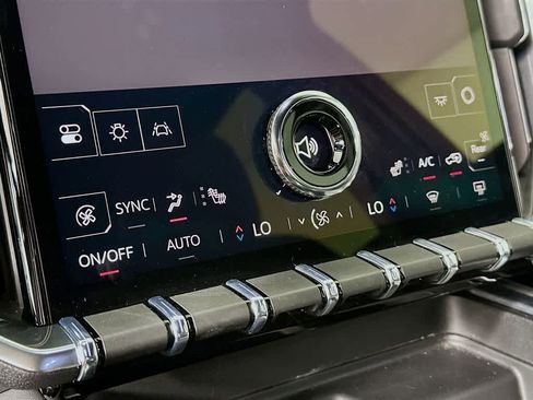 Used 2025 GMC Acadia Elevation image 18