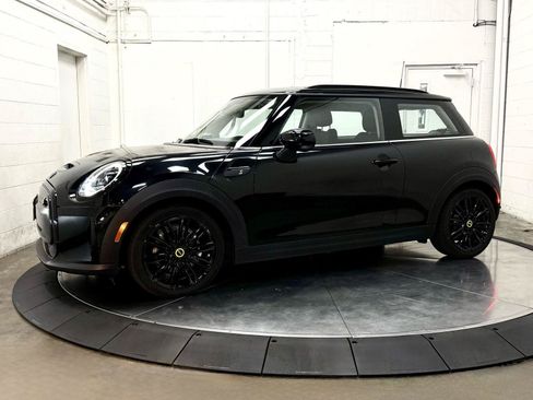 Used 2024 MINI Cooper SE FWD image 4