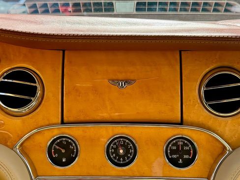 Used 2016 Bentley Mulsanne RWD image 27